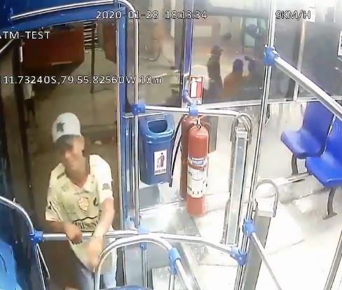 Capturan A Sujetos Que Asaltaron En Bus En Guayaquil La Rep Blica Ec