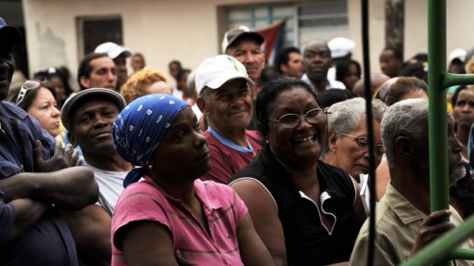 Cubanos Expectantes Por Llegada De Internet | La República EC