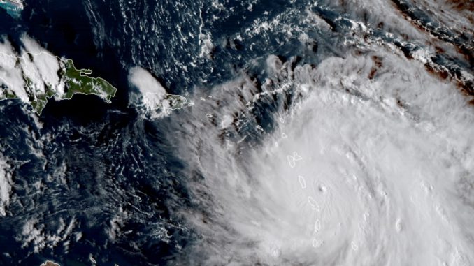 Miami Y El Caribe Enfrentan Amenaza De Tormentas Tropicales - 