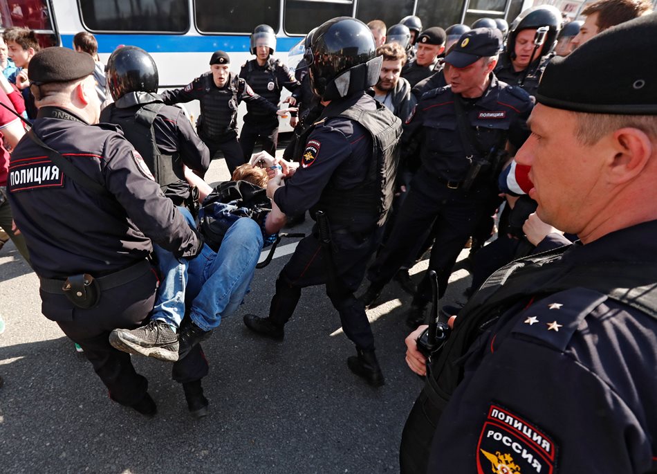 Восстать против власти. Провокатор Российской Федерации.