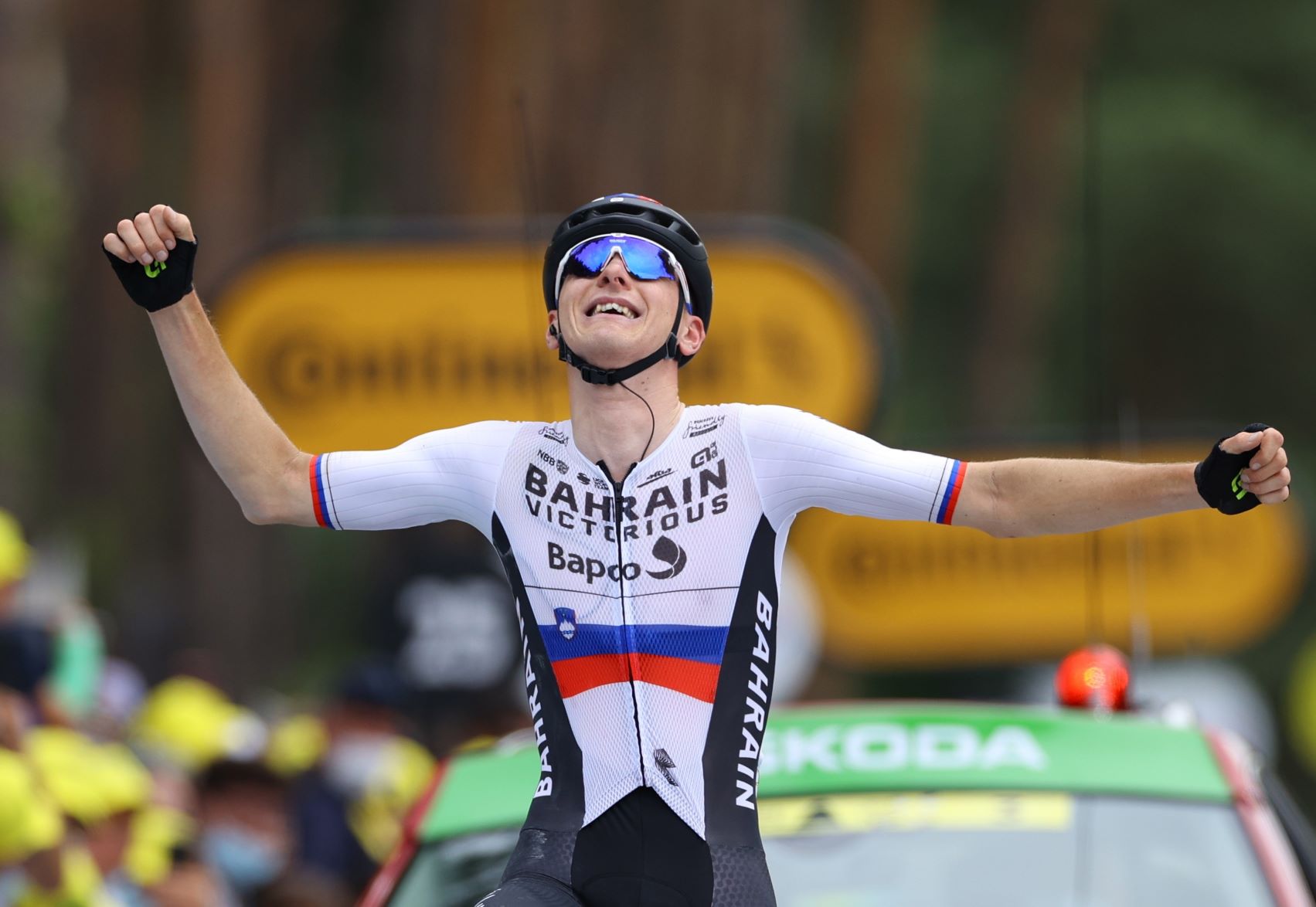 Mohoric gana etapa maratón, Van der Poel más líder del Tour