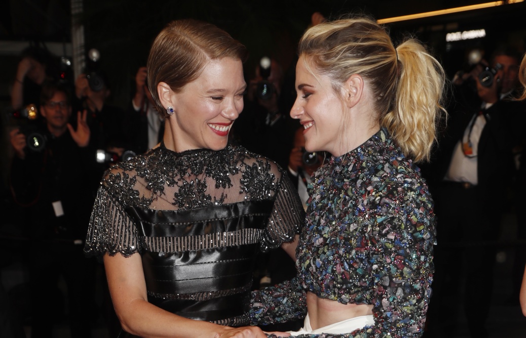 Léa Seydoux y Kristen Stewart presentan Crimes of the Future en Cannes