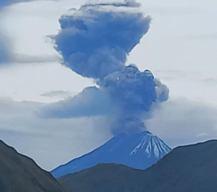 Advierten de nueva caída de ceniza en provincias cercanas al volcán Sangay