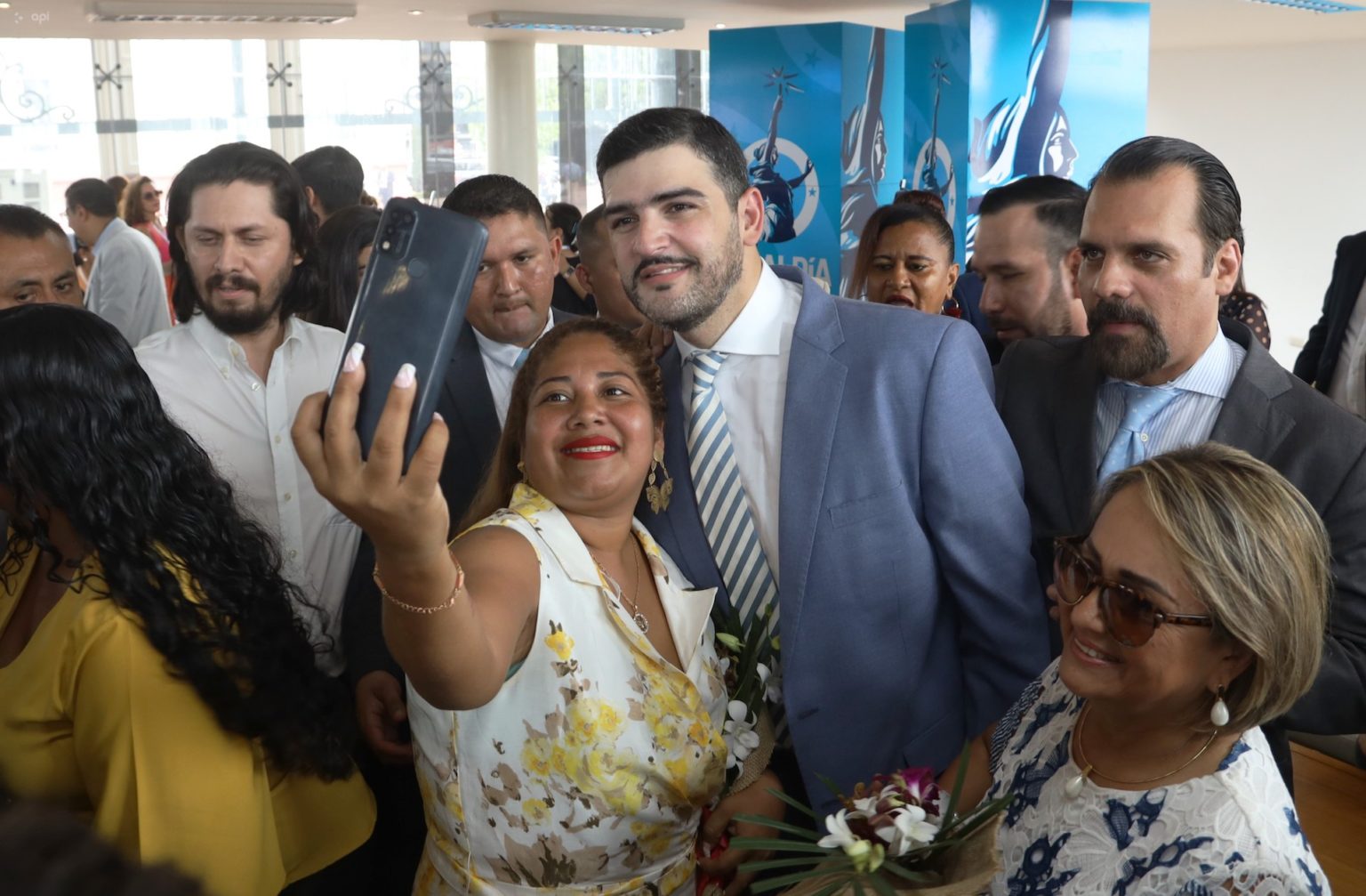 Aquiles Álvarez Es Nombrado Como Alcalde De Guayaquil