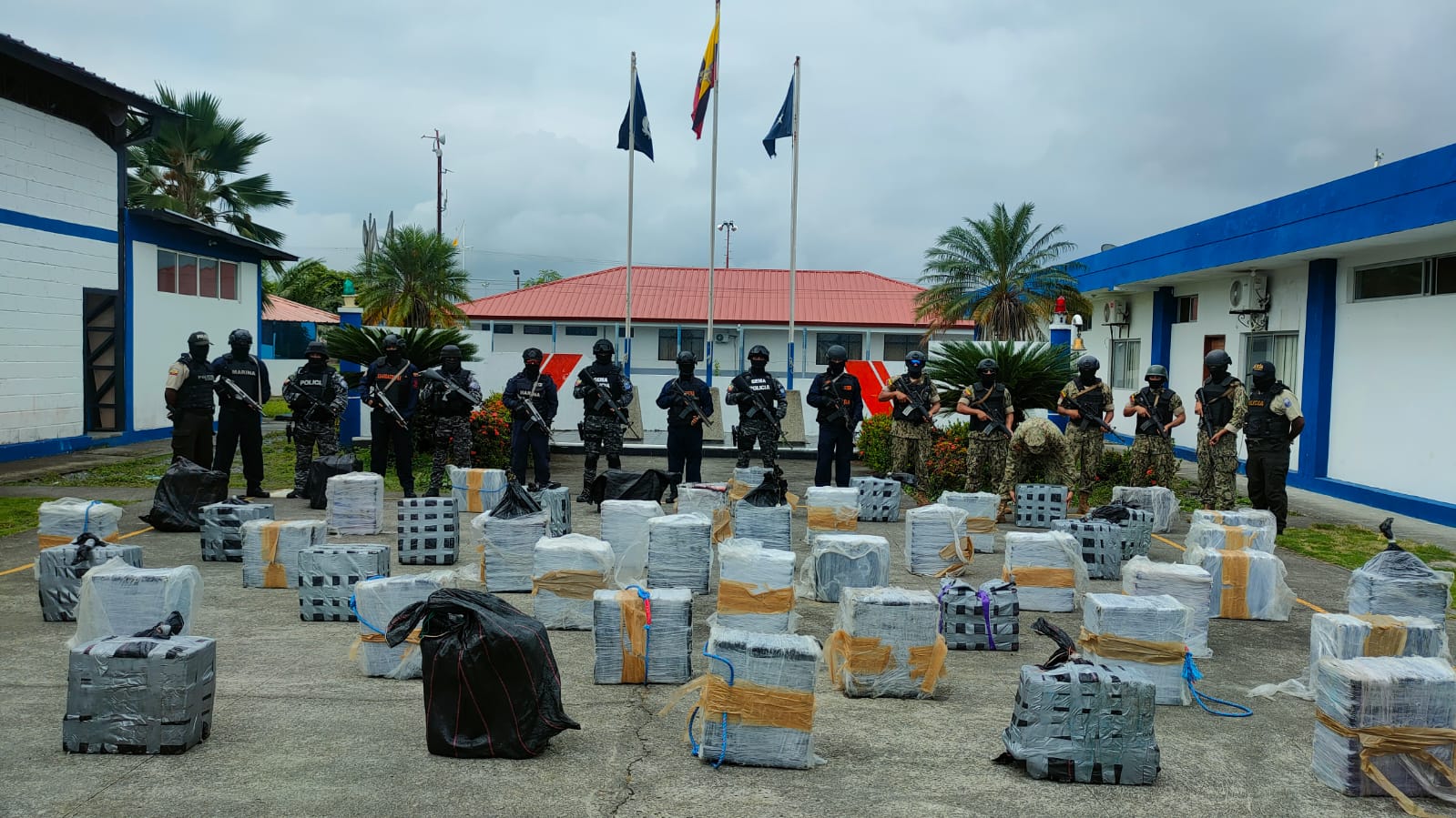 Armed Forces seize two tons of cocaine near Galapagos
 – 2024-02-18 12:26:47