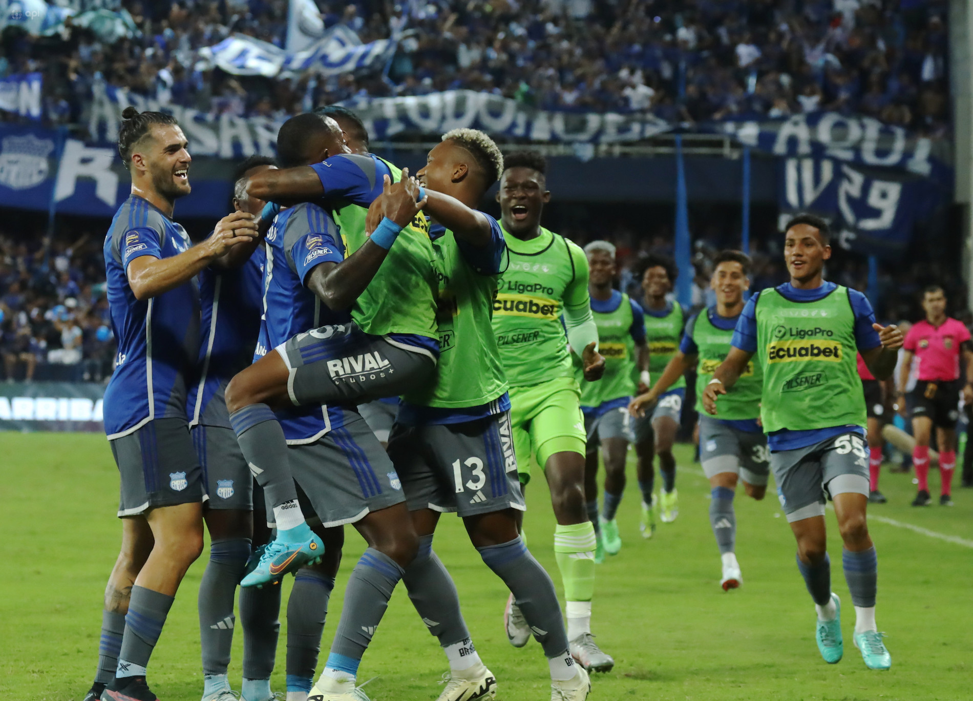 Emelec draws Barcelona 1-1 in the Astillero Classic
 – 2024-05-03 05:23:43