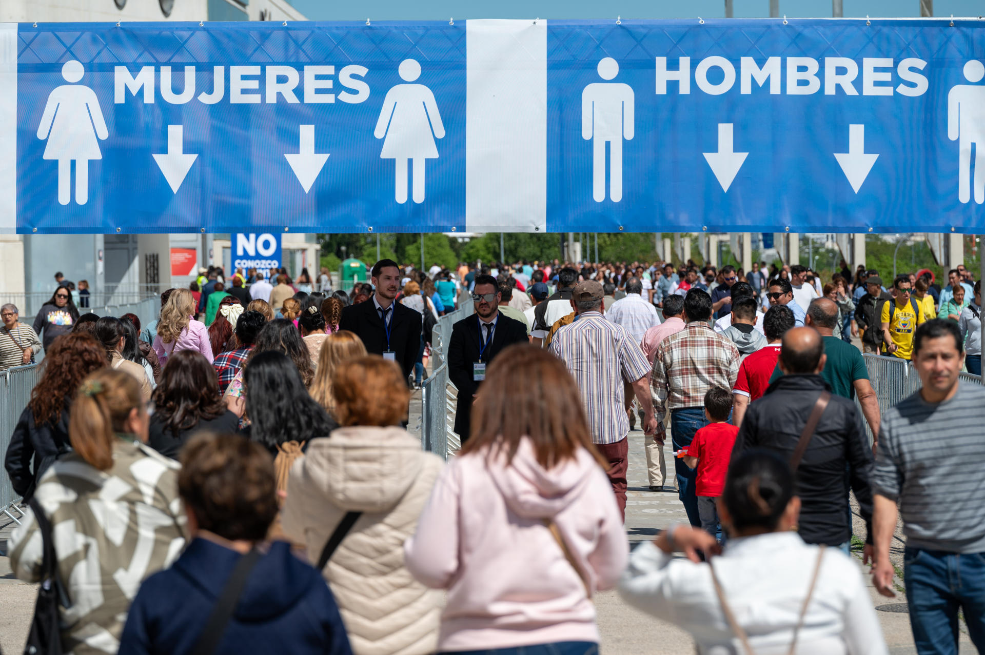 Ecuadorians in Spain vote in a “civic party”
 – 2024-04-23 11:13:56