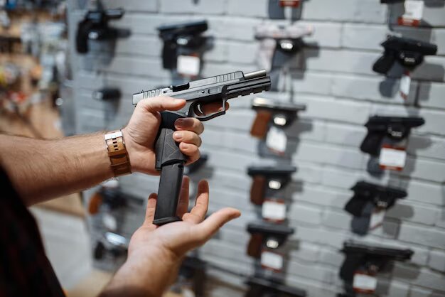 Increasingly Latinos are shopping for weapons within the US because of the improve in insecurity and hate crimes
 – 2024-06-28 21:10:33