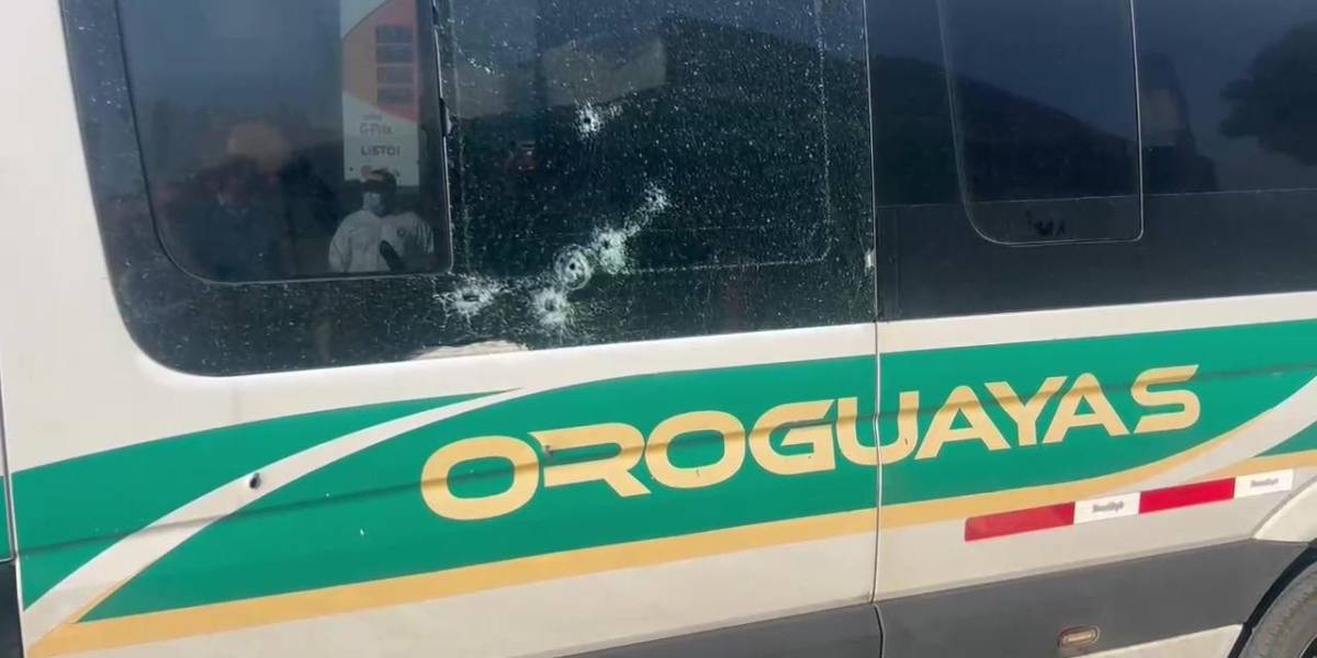 Mataron a tres personas en una furgoneta en El Oro