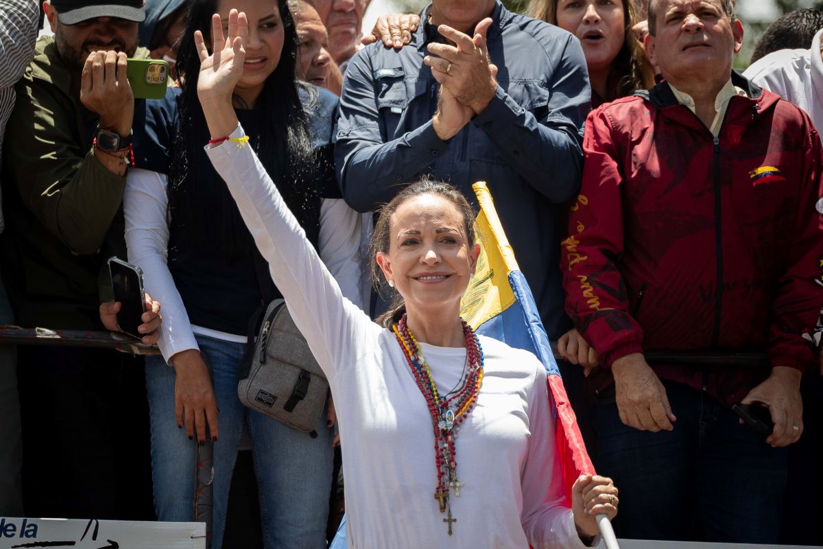 Machado: El respaldo del Tribunal Supremo a Maduro muestra su complicidad con el «fraude»