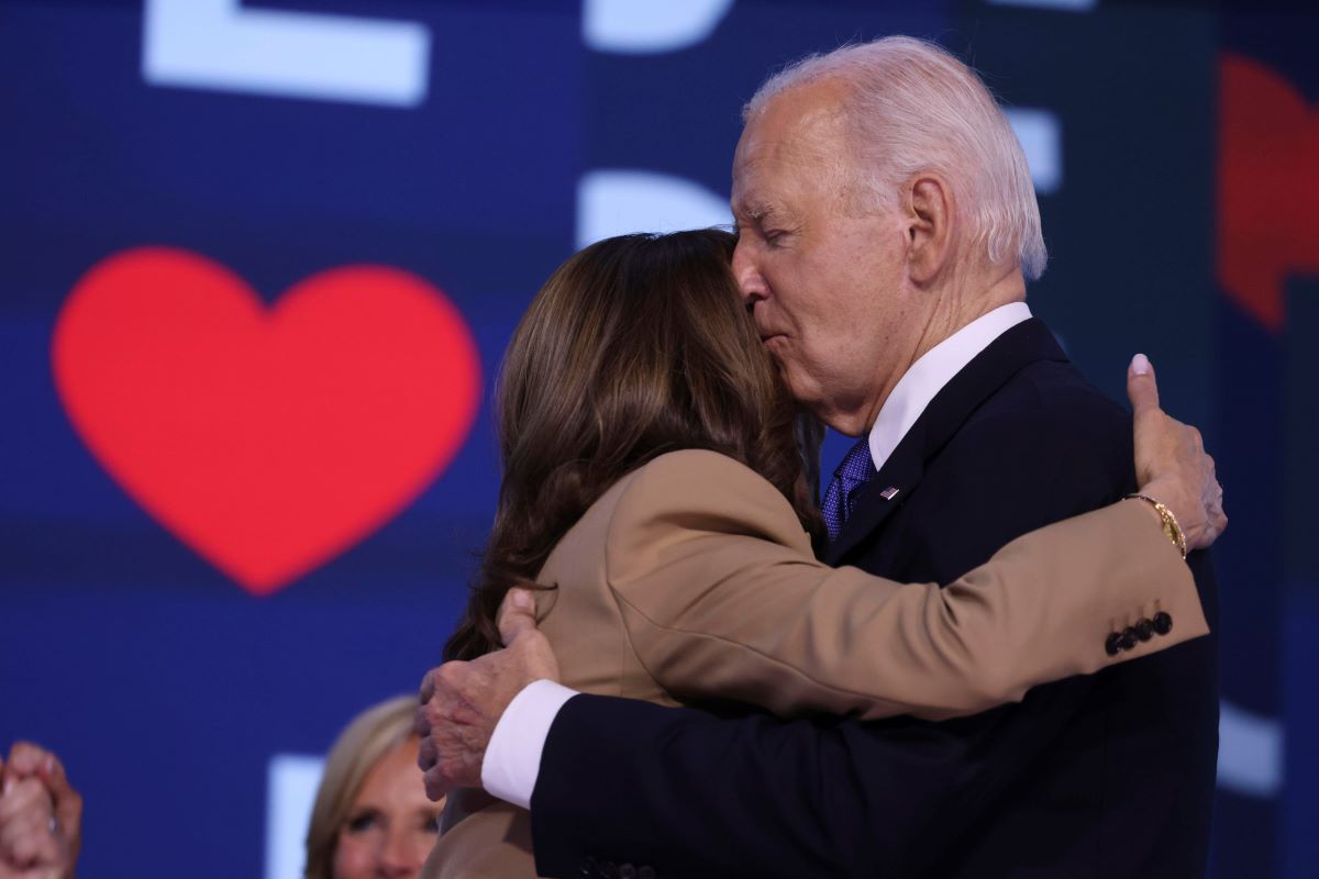 Biden and Clinton asked Kamala Harris for support
 – 2024-08-24 17:49:58