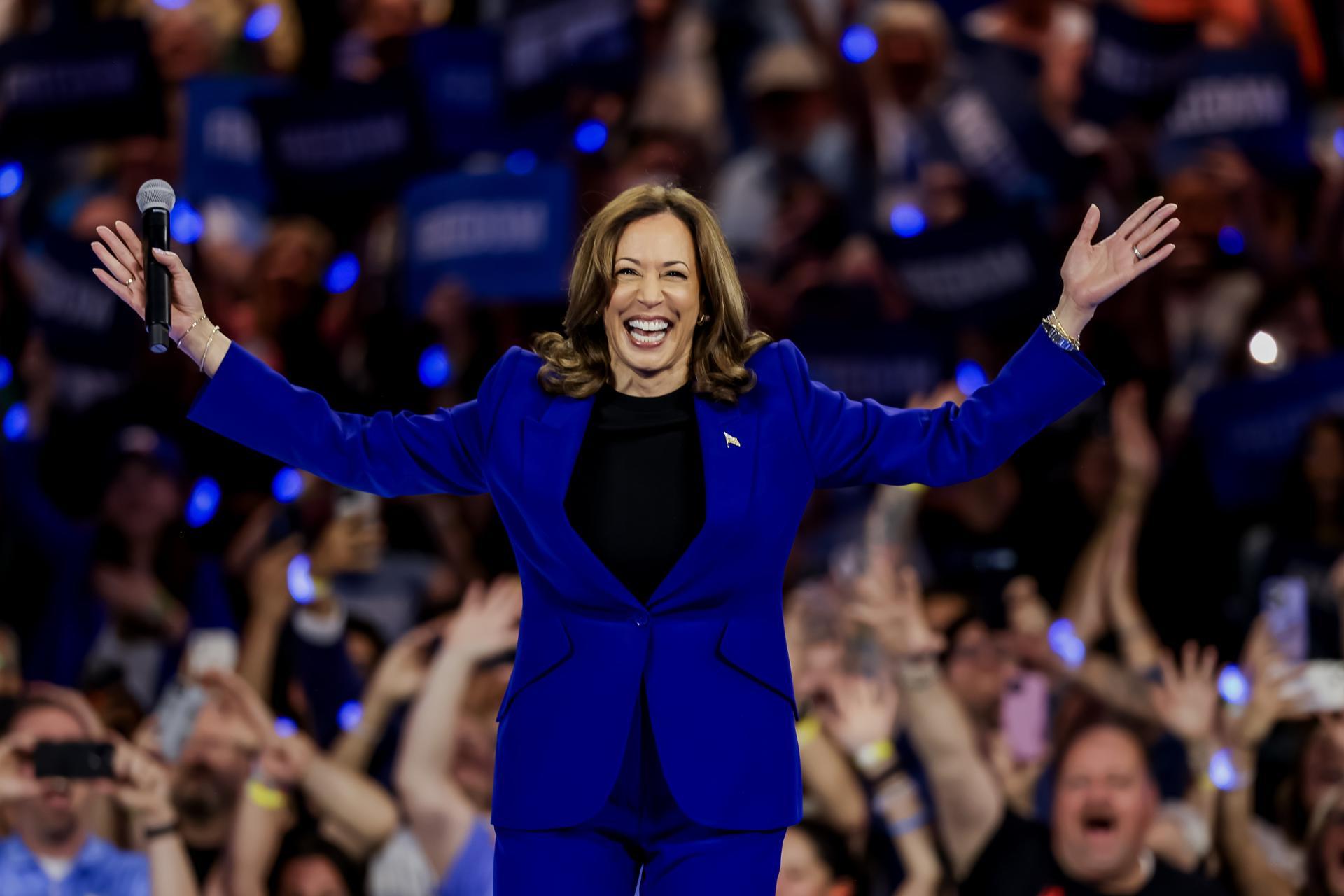 Kamala Harris se compromete a apoyar a Ucrania