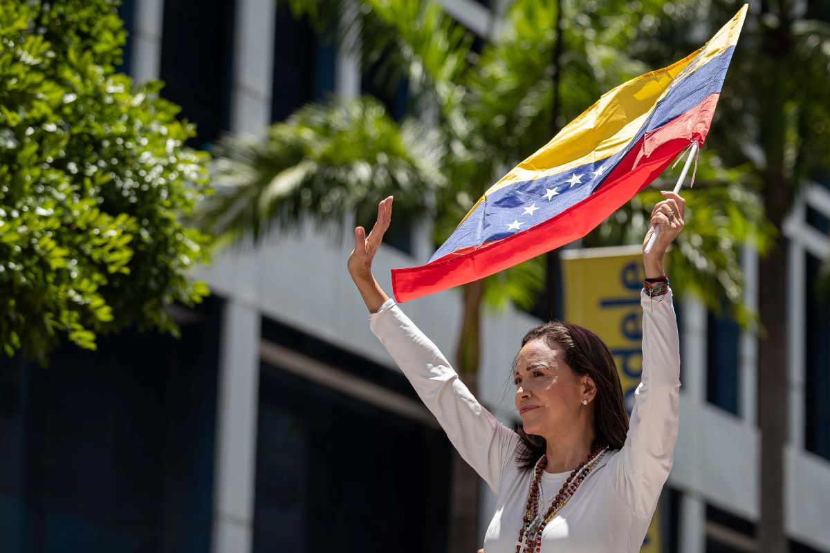 Cientos de venezolanos protestan contra fallo del Tribunal Supremo que favoreció a Maduro