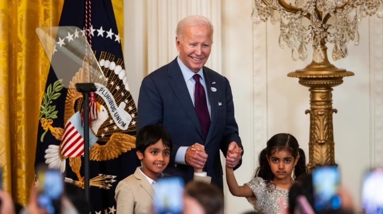 Joe Biden boosts Kamala Harris’ candidacy in the final stretch: “She’s smart, tough, trustworthy”
 –