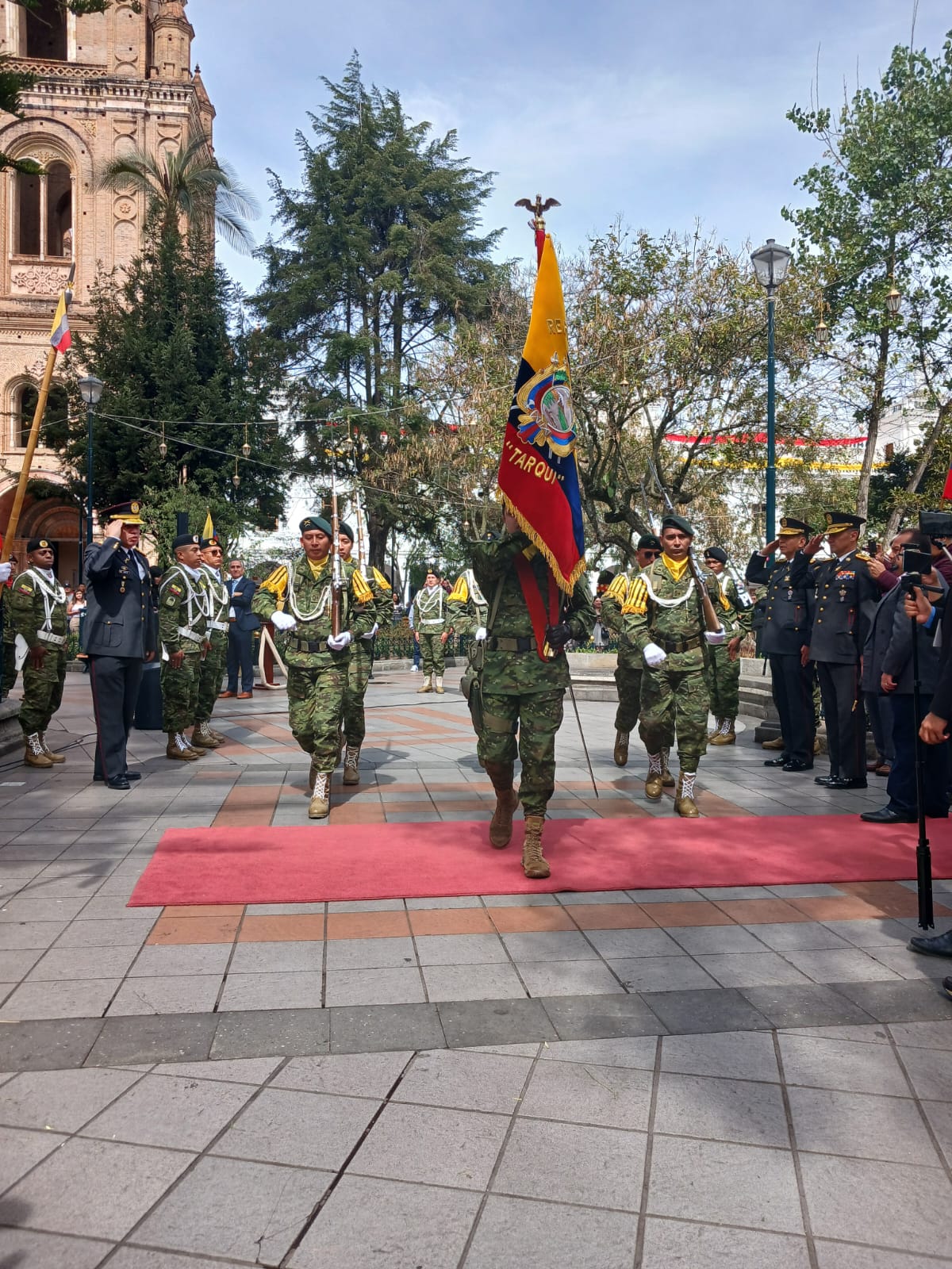 FFAA rectifican al Jefe del Comando Conjunto y confirman seguridad para Vicepresidenta Abad