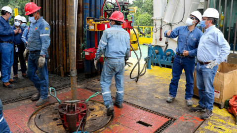 Petroleras privadas suben producción y amplían contratos en el país aumentando el empleo