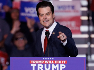 Imagen de Matt Gaetz durante camapaña política de Trump 2024