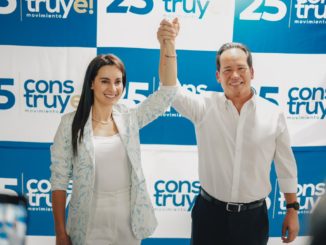 Cucalon y Larrea, candidatos presidencial y vicepresidencial de Construye, en un acto proselitista, el pasado 30 de septiembre de 2024. Foto extraída de la cuenta de Carla Larrea en X.