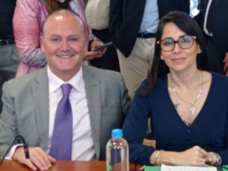 Diego Borja, Luisa González, candidatos presidencial y vicepreidencial por la Revolución Ciudadana (RC), en un acto proselitista, el pasado 20 de agosto de 2024. Foto tomada de la cuenta de Borja en su cuenta de X.