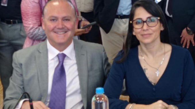 Diego Borja, Luisa González, candidatos presidencial y vicepreidencial por la Revolución Ciudadana (RC), en un acto proselitista, el pasado 20 de agosto de 2024. Foto tomada de la cuenta de Borja en su cuenta de X.