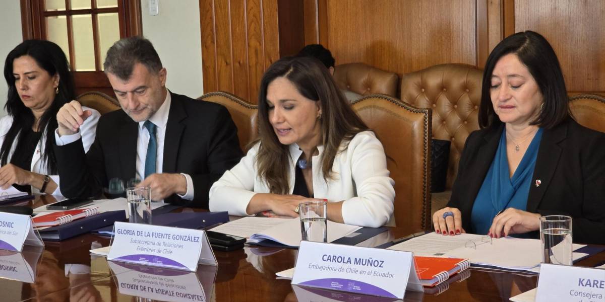 Ecuador y Chile firman «acuerdo de cooperación consular»