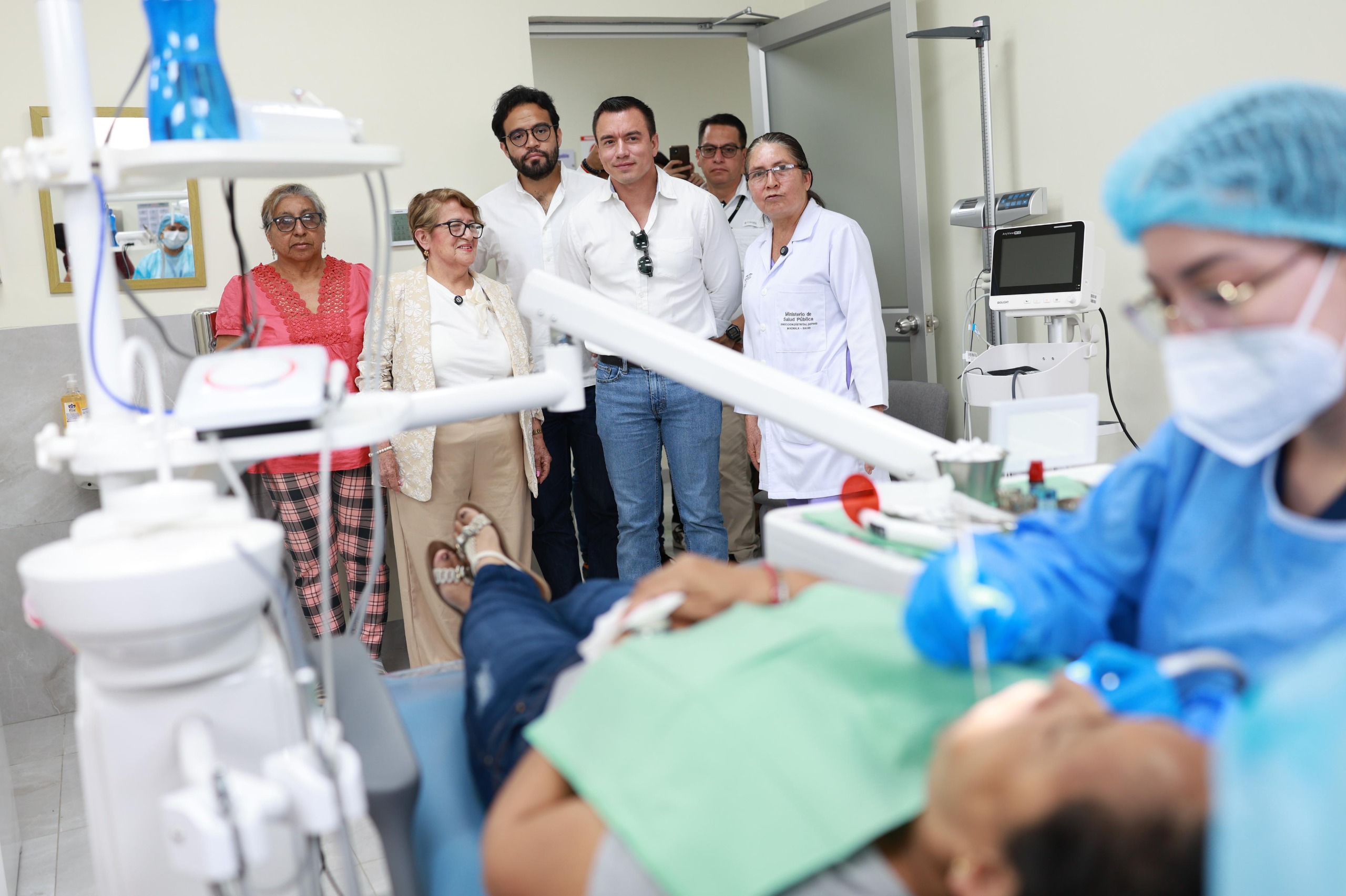 Gobierno entrega repotenciado el centro de salud de Machala